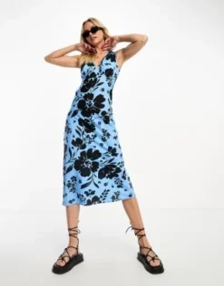 Wednesday's Girl - Vestito Al Polpaccio Sinuoso Blu Con Stampa Vistosa A Fiori