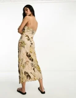 Weekday - Lea - Vestito Midi In Raso Effetto Stropicciato Con Stampa Stile Graffiti -Vendite ASOS Maternity || RIVER ISLAND || Monki 204754999 4