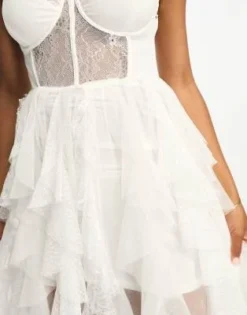 Miss Selfridge - Vestito Lungo Da Sposa A Fascia Color Crema Con Spalline Rimovibili, Volant E Dettaglio In Pizzo -Vendite ASOS Maternity || RIVER ISLAND || Monki 204779689 3