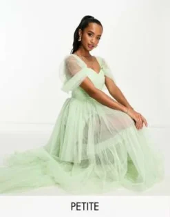 Esclusiva Lace & Beads Petite - Vestito Lungo In Tulle Verde Salvia Con Fondo Asimmetrico E Spalle Scoperte