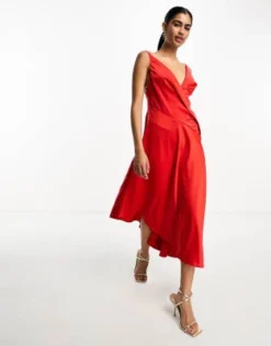 ASOS DESIGN - Vestito Midi A Canottiera Drappeggiato Con Fondo Asimmetrico In Raso Rosso