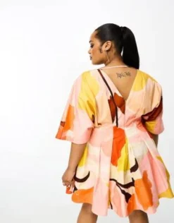 ASOS DESIGN Curve - Vestito Corto Strutturato Con Scollo A V Rosa Con Stampa -Vendite ASOS Maternity || RIVER ISLAND || Monki 204861455 3