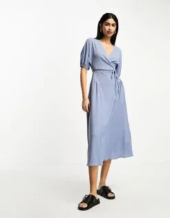 ASOS DESIGN - Vestito Midi Stropicciato A Portafoglio Blu Testurizzato Con Allacciatura Laterale
