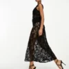 ASOS DESIGN - Vestito In Pizzo Nero Con Gonna Al Polpaccio E Inserto A Reggiseno E Slip