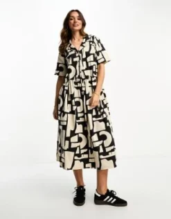 ASOS DESIGN - Vestito Grembiule Midi Con Bottoni E Colletto In Twill Bianco E Nero Con Stampa Astratta -Vendite ASOS Maternity || RIVER ISLAND || Monki 204983791 4