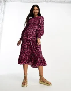 Wednesday's Girl - Vestito Al Polpaccio Arricciato Con Stampa A Fiorellini Nero E Rosa