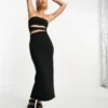 Bershka - Vestito Midi Con Cut-out Sul Davanti Nero
